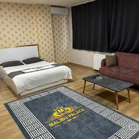 Malibu Palaca Отель *